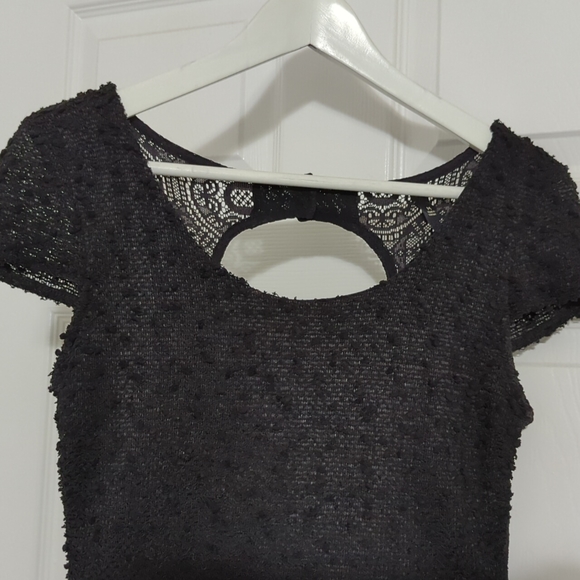 Black Sleeved Dress - Picture 4 of 5